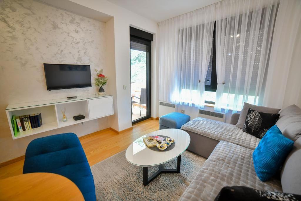 Apartman Silver Lux ซลาตีบอร์ ภายนอก รูปภาพ