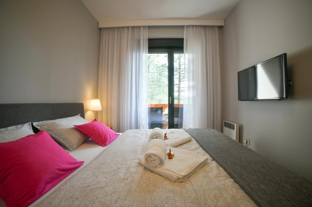 Apartman Silver Lux ซลาตีบอร์ ภายนอก รูปภาพ